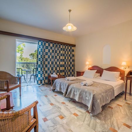 Ilaria Hotel Kalamákion Exteriér fotografie